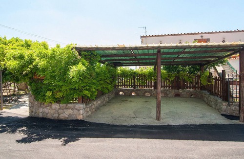 Colli di Fontanelle Apartment | Holiday Apartment "Li Galli Romantica" with Sea View, Balcony & Wi-Fi