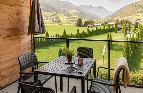 Seblas Apartment | Holiday apartment with balcony and heating