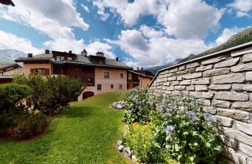 Champfer Apartment | Holiday apartment Champfèr (St. Moritz) for 1 - 5 persons with 3 bedrooms - Holiday apartment