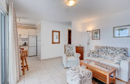 Los Gigantes Apartment | Holiday Apartment "Los Gigantes Sea View" near Beach with Shared Pool & Wi-Fi