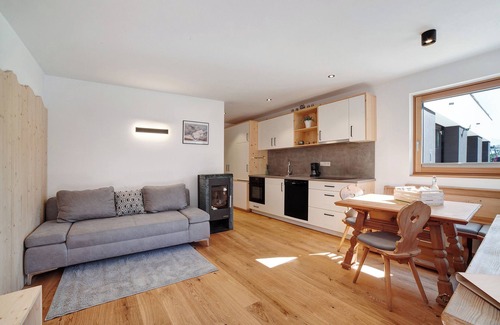 Castelbello-Ciardes Apartment | Holiday Apartment "Waalhof Ferienwohnung Golden" with Mountain View, Shared Garden and Wi-Fi