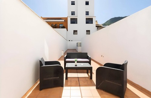 El Guincho Apartment | Holiday Apartment 'Rolycar 101' with Private Terrace and Wi-Fi