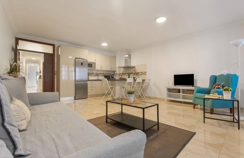 El Guincho Apartment | Holiday Apartment 'Rolycar 201' with Wi-Fi