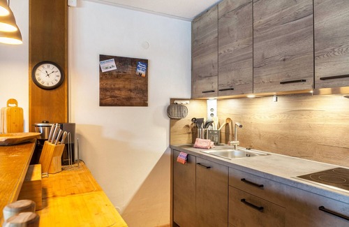 Seefeld in Tirol Apartment | Holiday Apartment "Haus Excelsior Top 31" with Mountain View, Balcony and Wi-Fi