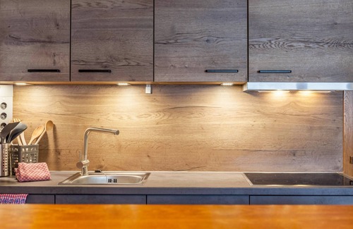 Seefeld in Tirol Apartment | Holiday Apartment "Haus Excelsior Top 31" with Mountain View, Balcony and Wi-Fi