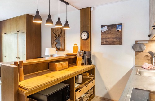 Seefeld in Tirol Apartment | Holiday Apartment "Haus Excelsior Top 31" with Mountain View, Balcony and Wi-Fi