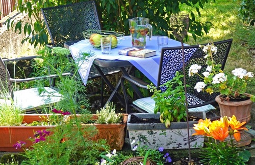 Lahr Apartment | Holiday Apartment 'Alte Schmiede' with Covered Patio, Garden and Wi-Fi