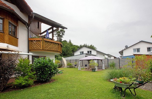Gurtweil Apartment | Holiday Apartment Brockmann with Private Terrace and Wi-Fi