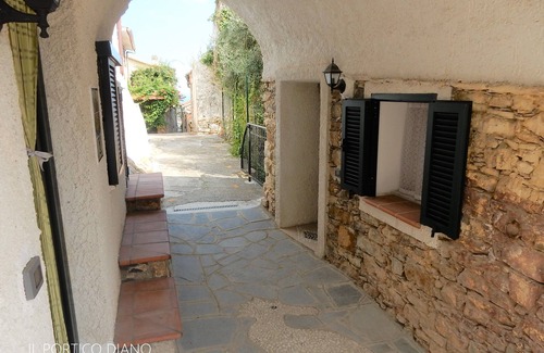 Diano San Pietro Apartment | Holiday apartment in a quiet area, just 5 km from the sea-Diano S. Peter