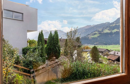 Bruck am Ziller Apartment | Holiday Apartment "Spieljoch" with Shared Garden & Wi-Fi