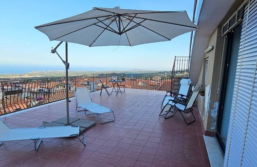 Zafferana Etnea Apartment | Holiday apartment Zafferana Etnea for 1 - 6 persons with 3 bedrooms - Holiday apartment in one or mu