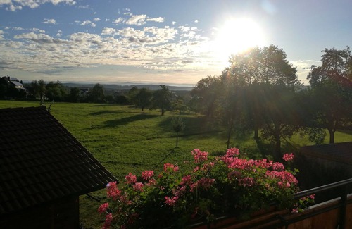 Donaueschingen Apartment | Holiday Apartment 'Sternenhimmel' with Shared Garden, Balcony and Wi-Fi