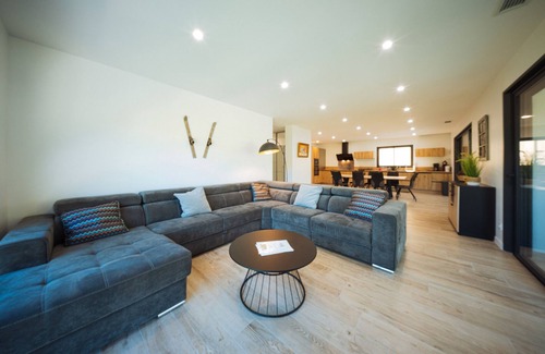 Ax-les-Thermes Apartment | Holiday Apartment "Résidence Pieds Des Pistes" near the Slopes with Private Terrace and Wi-Fi