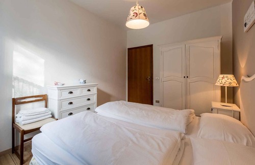 Ledro Apartment | Holiday apartment with a balcony overlooking the mountains