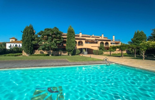Albons Apartment | Holiday apartment Albons for 1 - 6 persons with 3 bedrooms - Holiday apartment in one or multi-famil