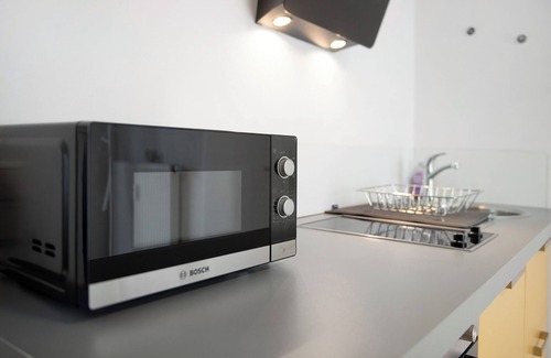 Salem Apartment | Holiday Apartment "Am Schlosssee" with Balcony & Wi-Fi