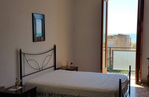 Licata Apartment | Holiday Apartment Antona "Apartment 3G" 150 m from the sea, WiFi Free, Best price