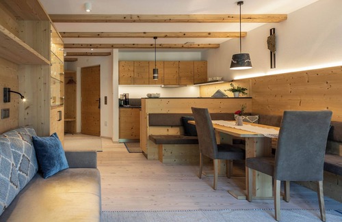 Bulla Apartment | Holiday Apartment “Arbea - Orde” with Mountain View, Wi-Fi & Garden