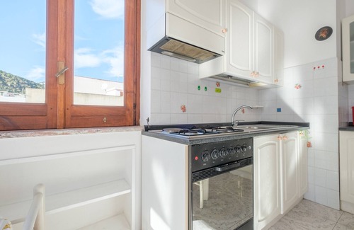Canneto Apartment | Holiday Apartment "Armando Mono Vulcanello" with Balcony, Shared Terrace & Wi-Fi