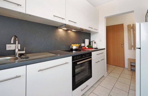 Johannisberg Apartment | Holiday Apartment 'Auszeit Am Schloss' with Shared Garden and Wi-Fi