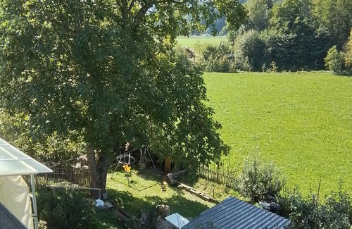 Anger Apartment | Holiday Apartment 'Auszeit' with Mountain View, Shared Garden and Wi-Fi
