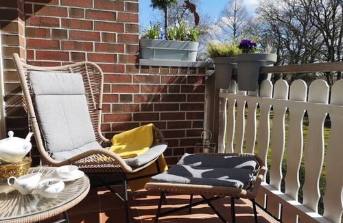 Timmel Apartment | Holiday Apartment 'Boven' at Timmeler Meer with Balcony and Wi-Fi