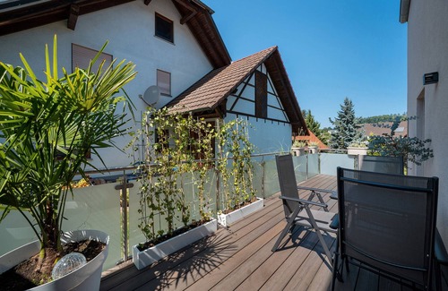 Munchweier Apartment | Holiday Apartment 'Bra Wa' with Mountain View, Private Terrace and Wi-Fi