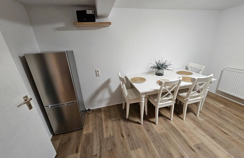 Thungen Apartment | Holiday Apartment 'By B' with Private Terrace and Wi-Fi