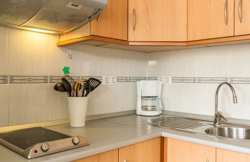 Puerto Rico Apartment | Holiday Apartment 'Casa Luca' with Wi-Fi, Terrace & Shared Pool