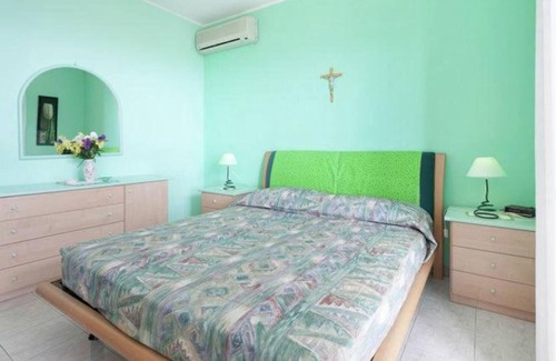 Sant'Anna Apartment | Holiday Apartment "Casa Melania" with Sea View, Balcony & Wi-Fi