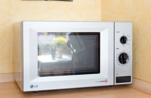 Moehnesee Apartment | Holiday Apartment 'Casa Felicitas, 51 sqm' with Lake View, Private Garden and Wi-Fi