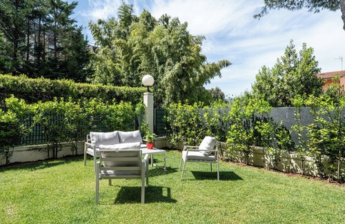 Lucca Apartment | Holiday Apartment "Casa Eva Lucca" with Private Garden and Wi-Fi