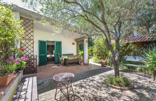 Marmi Apartment | Holiday Apartment "Casa Neda" with Private Garden