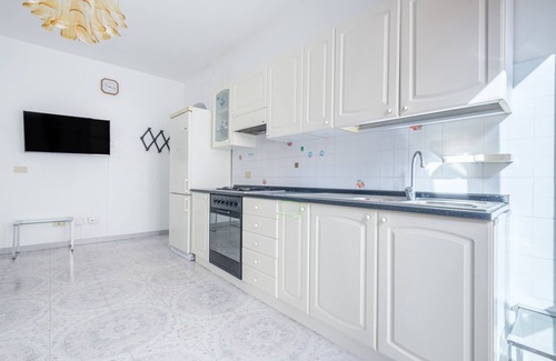 Canneto Apartment | Holiday Apartment "Case Vacanza Armando Bilo Vulcano" near Beach with Balcony & Wi-Fi