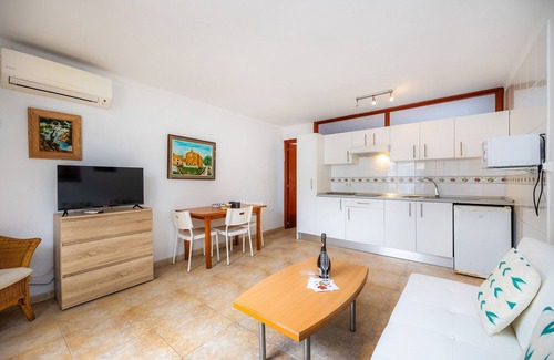 Cala Agulla Apartment | Holiday Apartment "Mhm 1" with Balcony & Wi-Fi