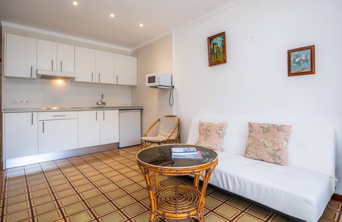 Cala Agulla Apartment | Holiday Apartment "Mhm 2" with Balcony & Wi-Fi