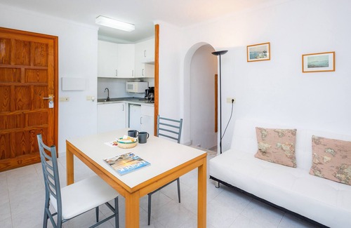 Cala Agulla Apartment | Holiday Apartment "Mhm 3" with Balcony & Wi-Fi