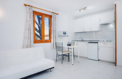 Cala Agulla Apartment | Holiday Apartment "Mhm 4" with Balcony & Wi-Fi