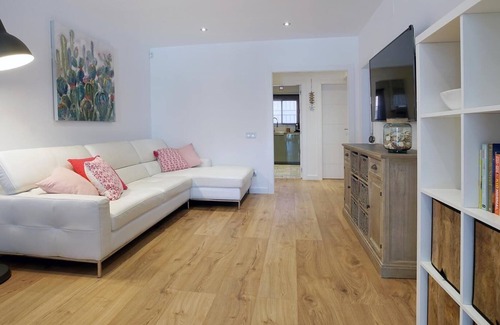 Castelldefels Apartment | Holiday Apartment "Beach house Club Castelldefels" with Sea View, Terrace, Balcony, BBQ, A/C & Wi-Fi