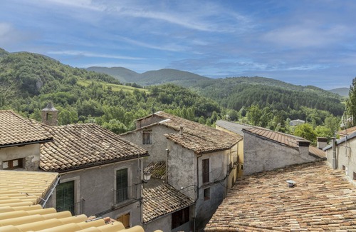 Les Iglesies Apartment | Holiday Apartment "Mossen Batista Til Ler" with Mountain View, Private Terrace & Wi-Fi