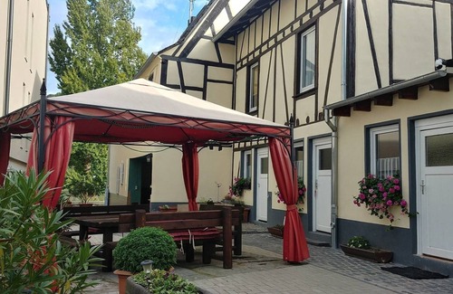 Neuendorf Apartment | Holiday Apartment 'Ferienhaus Rheinblick Wohnung 4' with Shared Terrace, Wi-Fi and Air Conditioning