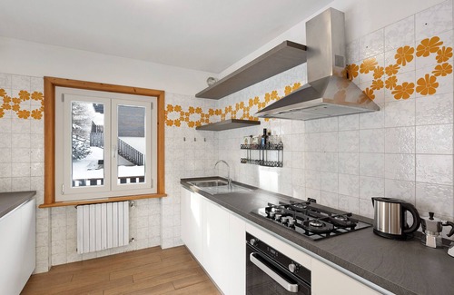 Teola Apartment | Holiday Apartment 'Forést' with Mountain View, Shared Garden & Wi-Fi