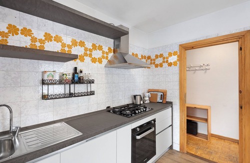 Teola Apartment | Holiday Apartment 'Forést' with Mountain View, Shared Garden & Wi-Fi