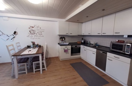 Beuren Apartment | Holiday Apartment Hogh with Beautiful Garden