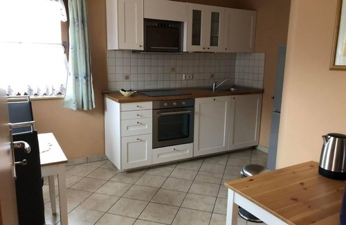 Stolpen Apartment | Holiday Apartment in Heeselicht with Mountain View