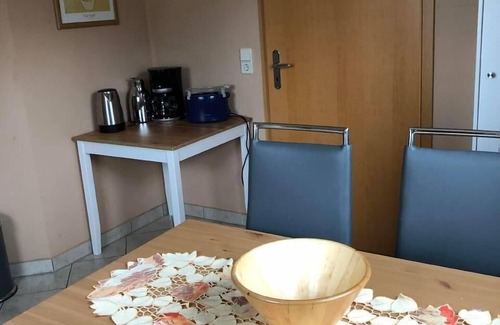 Stolpen Apartment | Holiday Apartment in Heeselicht with Mountain View