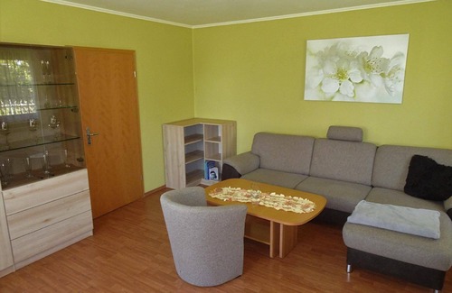 Stolpen Apartment | Holiday Apartment in Heeselicht with Mountain View