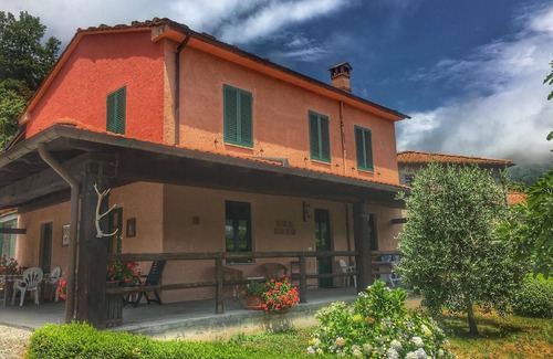 San Marcello Piteglio Apartment | Holiday Apartment in Piteglio with Common Pool and Mountain View
