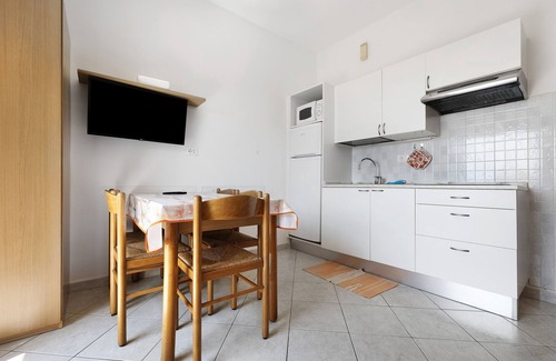 Pietra Ligure Apartment | Holiday Apartment "Numero 14" with Sea View, Balcony & Wi-Fi