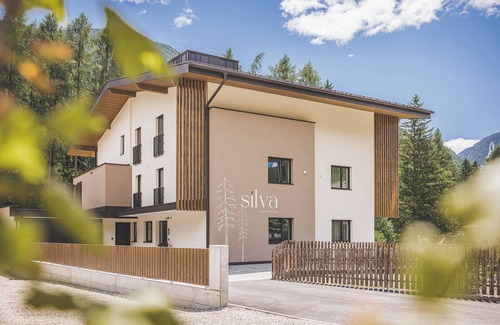 San Giovanni Apartment | Holiday Apartment 'Silva Mountain' with Mountain View, Private Terrace and Wi-Fi